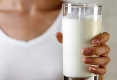 Молоко с «Боржоми» от кашля (при беременности, детям): рецепты, пропорции