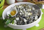 Салат из морской капусты с яйцом и огурцом