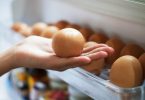Сколько хранятся вареные яйца (в холодильнике, при комнатной температуре)