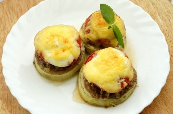 Фаршированные кабачки с фаршем и грибами