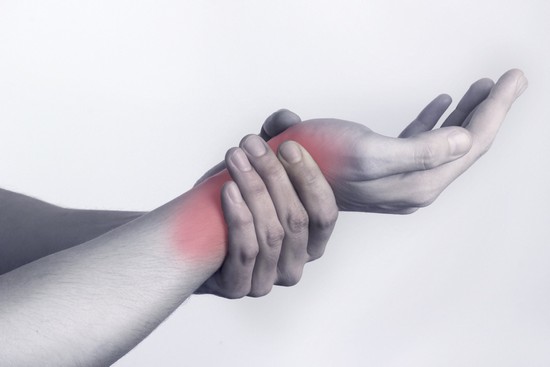 твердая шишка на запястье руки