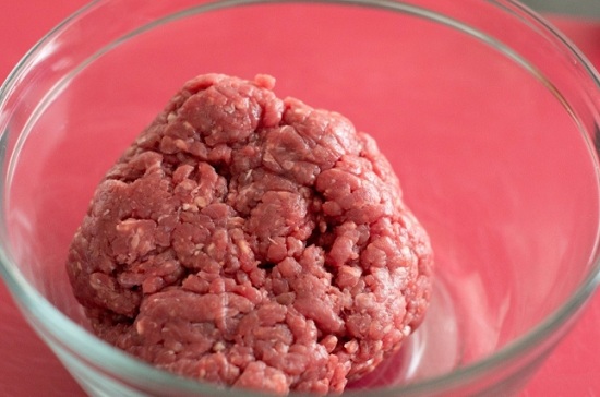 Фарш выложим в удобную емкость