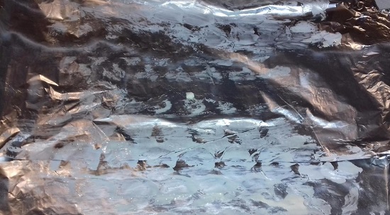 Смазываем фольгу рафинированным маслом