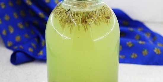 Добавляем оставшийся сахарный песок и мед