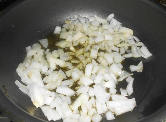 Перекладываем морковь в бульон