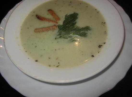 Чесночный суп с гренками 