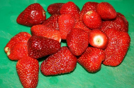 Клубничные ягоды