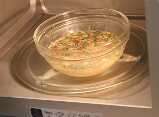 Готовим омлет в микроволновой печи