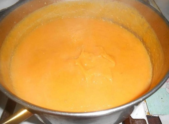 Блендером измельчаем все ингредиенты