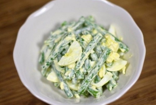 салат из стручковой фасоли с яйцом