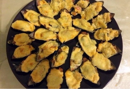 мидии в раковинах, запеченные в духовке