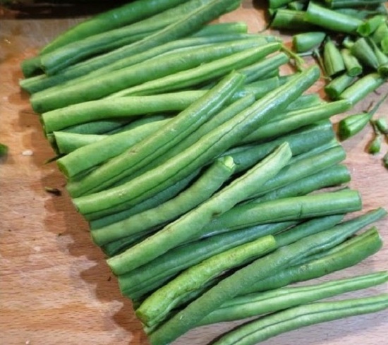 Чистим фасоль