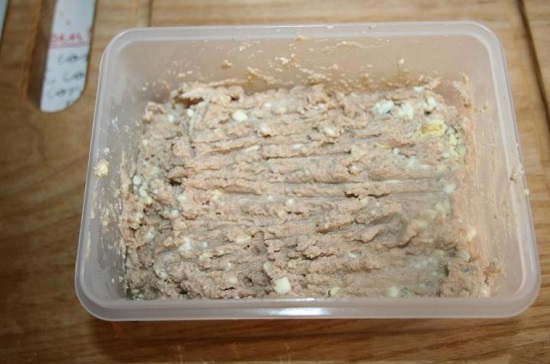 перемешиваем до получения массы однородной консистенции