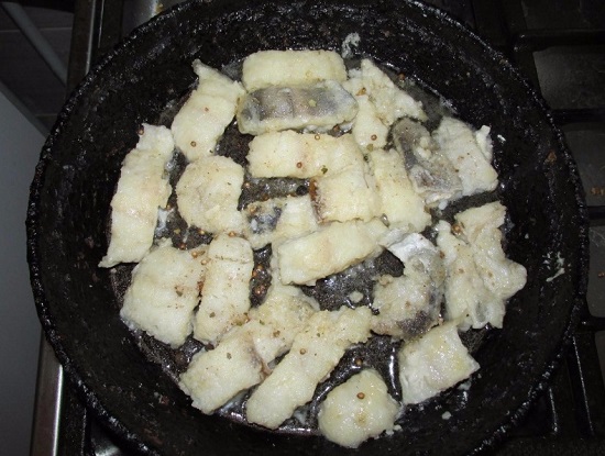 Обжариваем до появления золотистой корочки