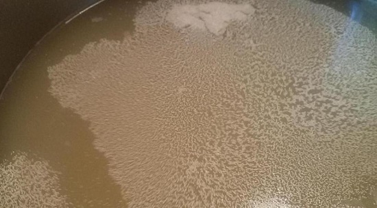 Оставляем их на 3-5 минут, не перемешивая