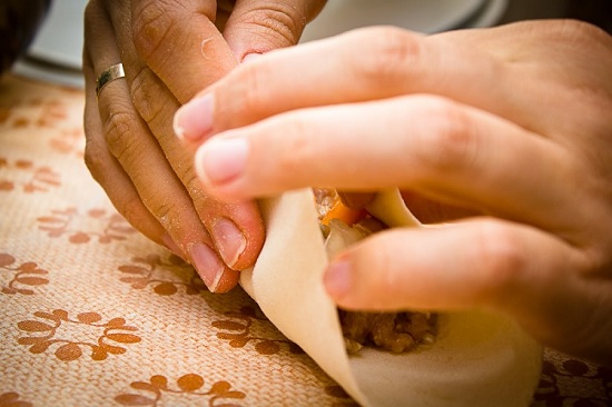 Скрепим аккуратненько два края заготовки