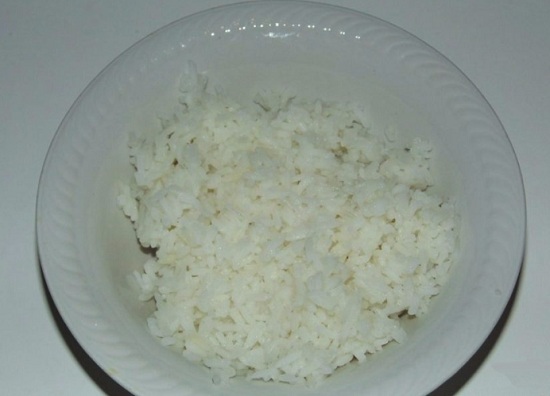 Сварим рис, солить его не нужно