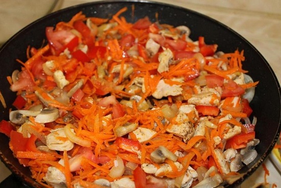 приправляем по вкусу специями и обжариваем