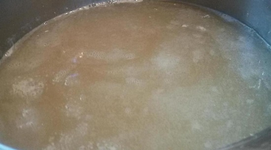 Накрываем емкость полотенцем