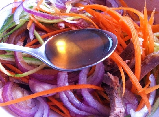 добавляем кунжутные семечки