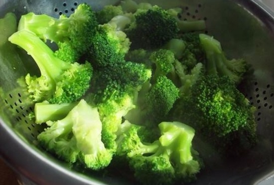 соцветия брокколи бланшируем
